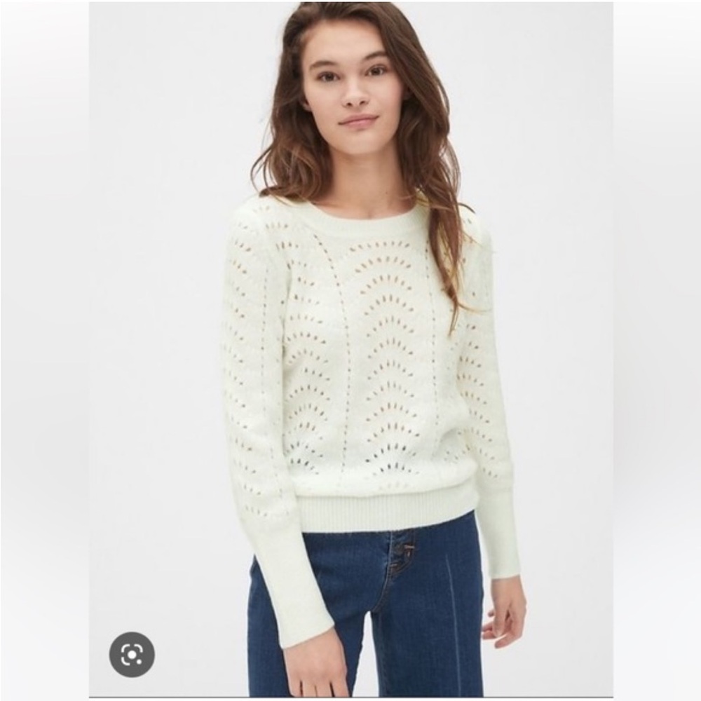 GAP Ivory Knit Crew Neck Sweater